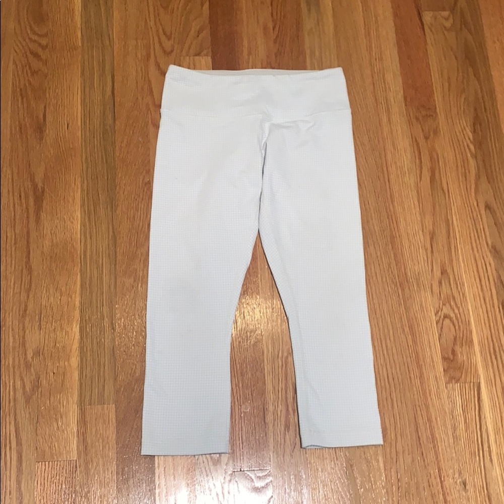 White lululemon cropped leggings